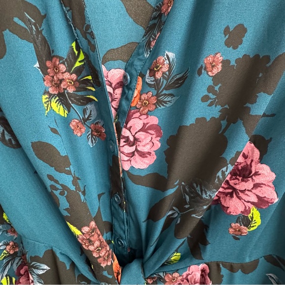 Torrid Teal Floral Women's Sleeveless Blouse - 2 - NWOT - Picture 4 of 8